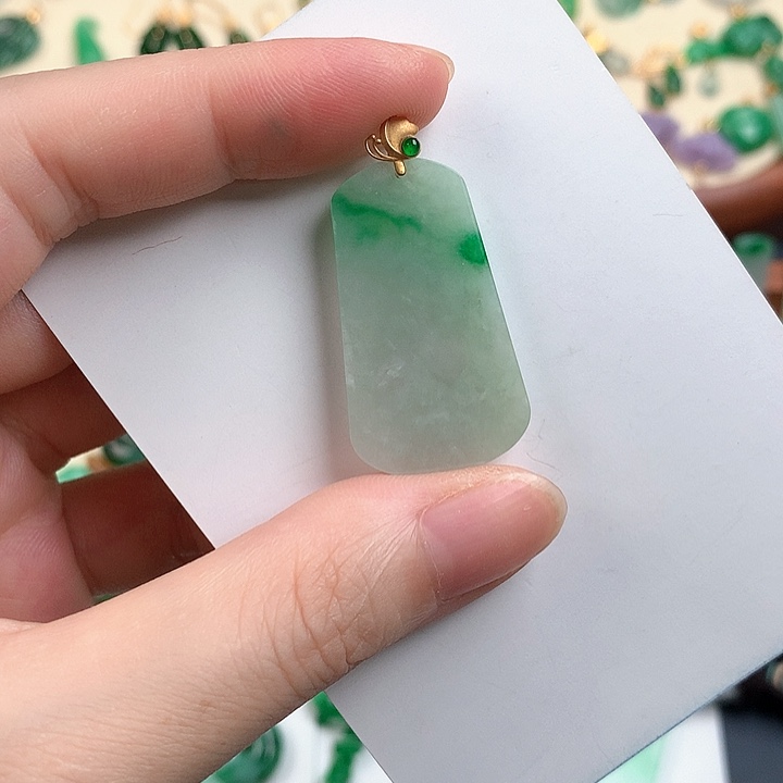 颈饰18K金镶嵌翡翠763213456546