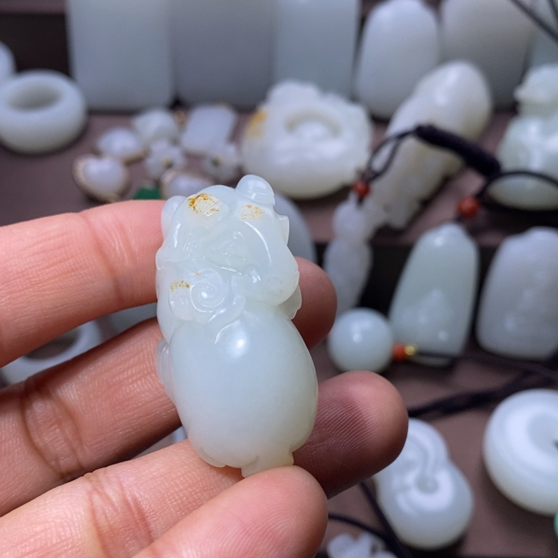 和田玉颈饰未镶嵌