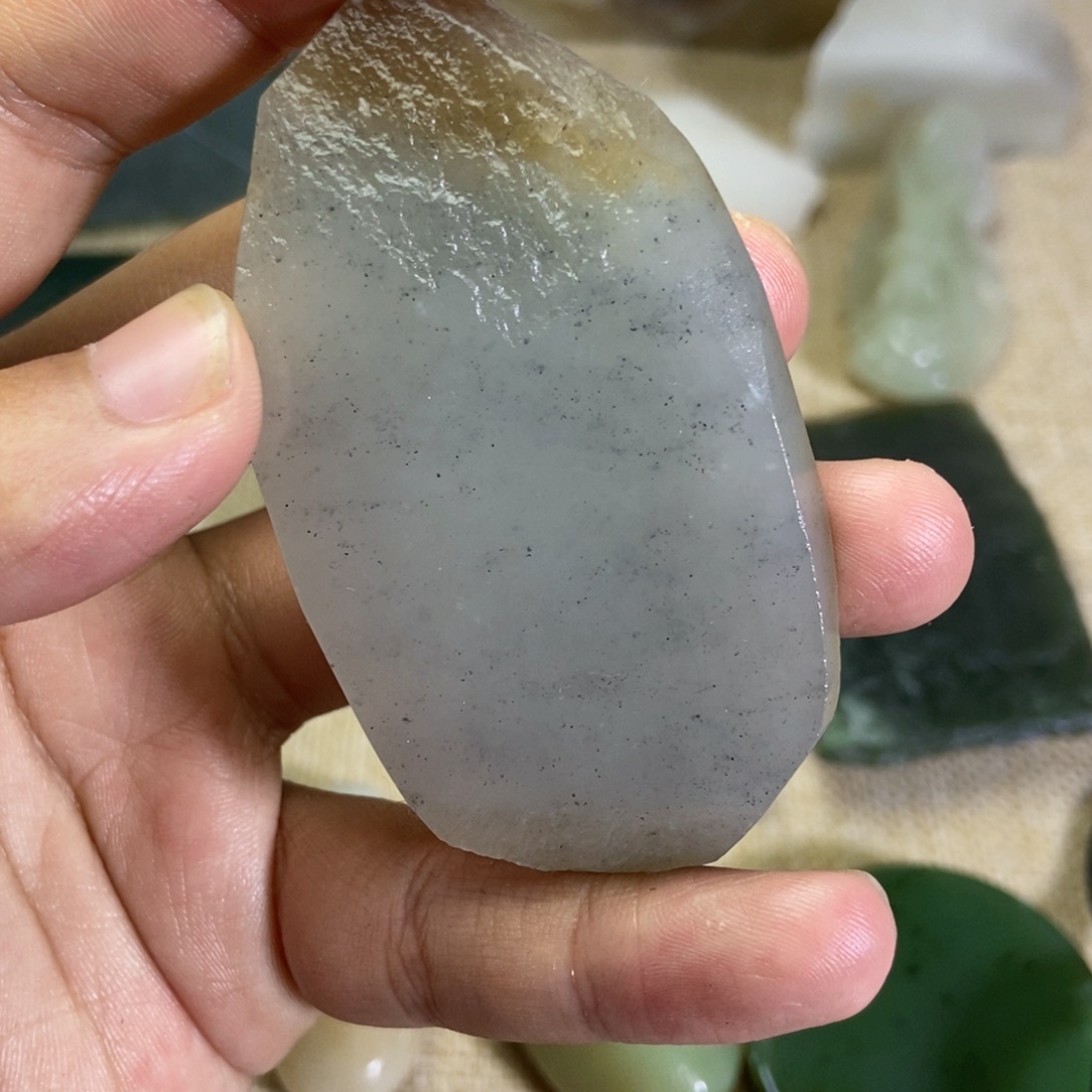 未镶嵌和田玉（糖玉）珠宝半成品