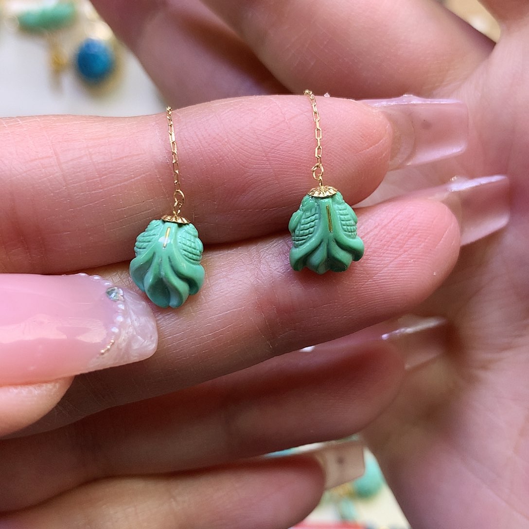 绿松石18K金镶嵌耳饰