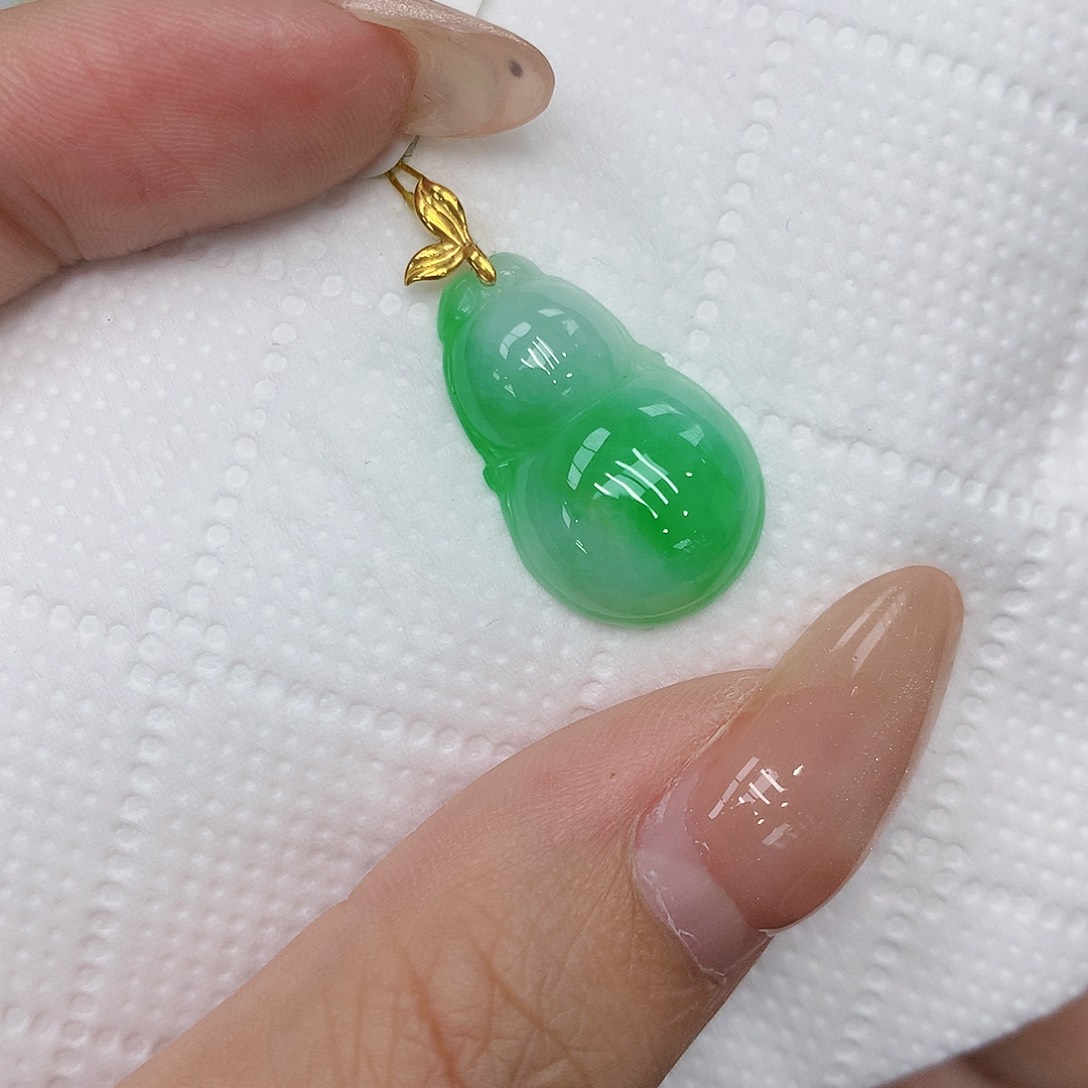 颈饰18K金镶嵌翡翠