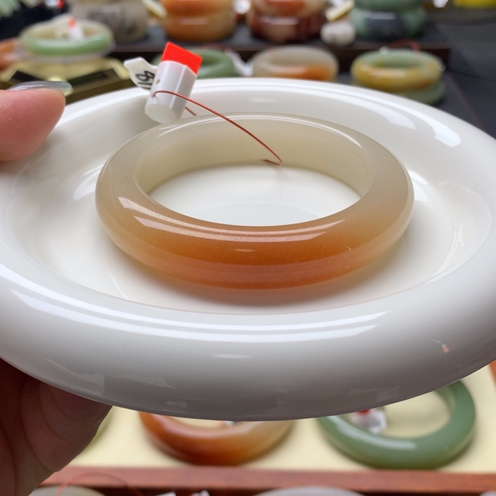 未镶嵌手镯石英岩玉