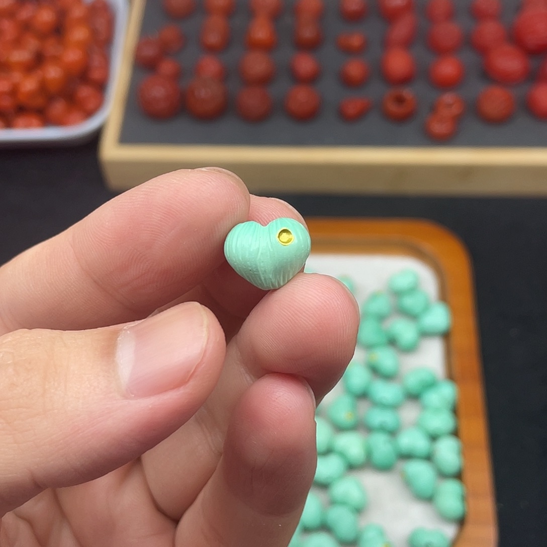 南红玛瑙18号丫角山高瓷果绿屁桃未镶嵌