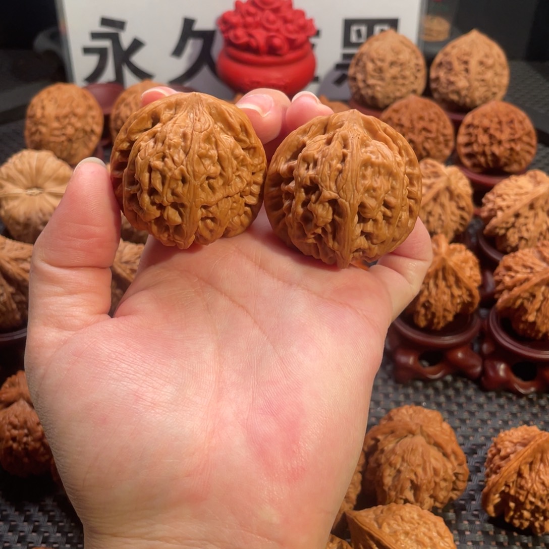 T***s文玩核桃吊坠全品红锦鲤43尺