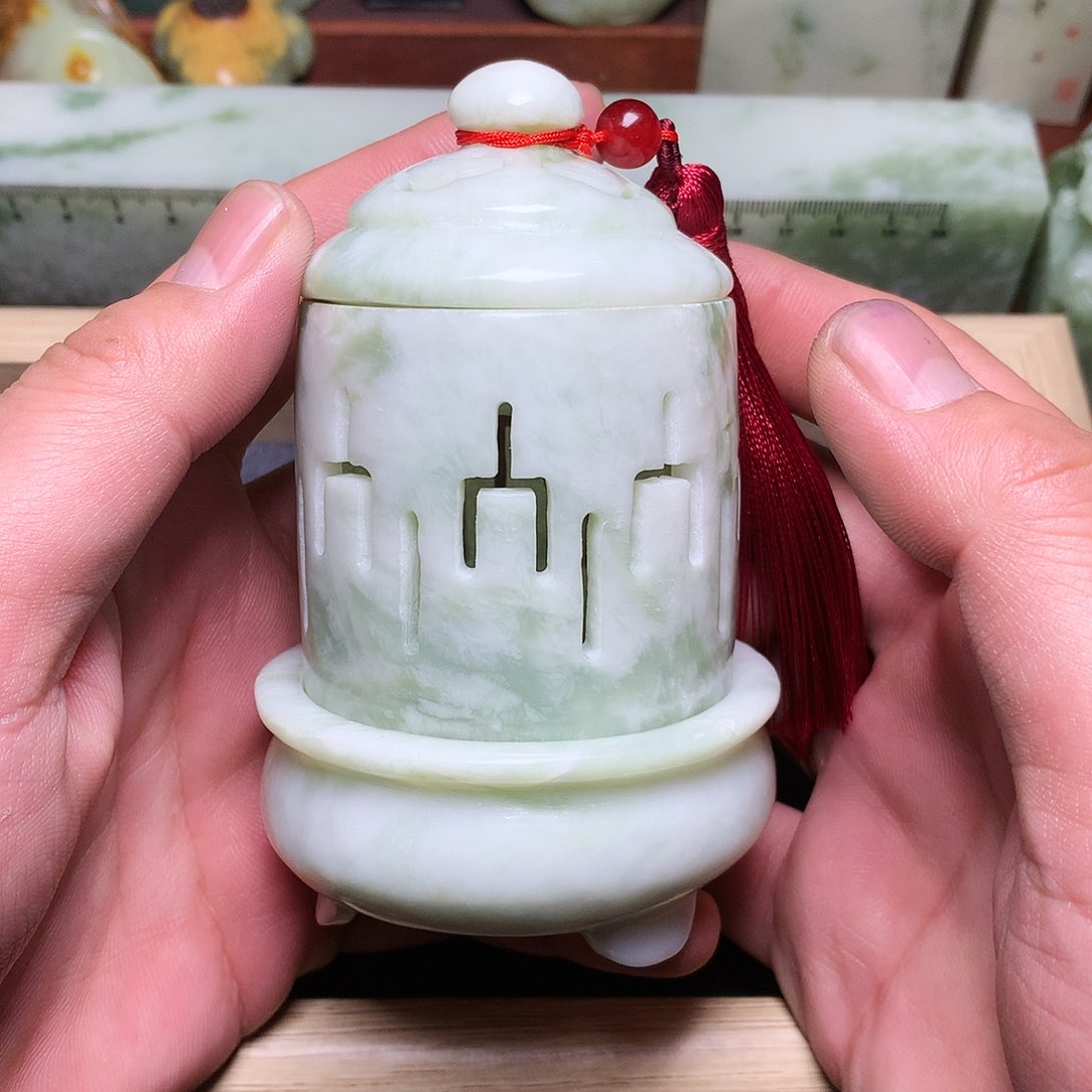 蛇纹石玉香炉未镶嵌