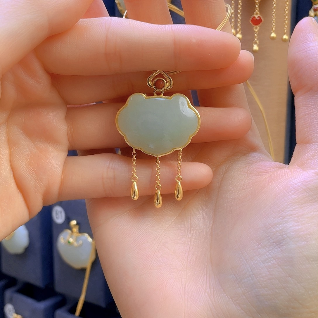 和田玉颈饰银S925镀金镶嵌