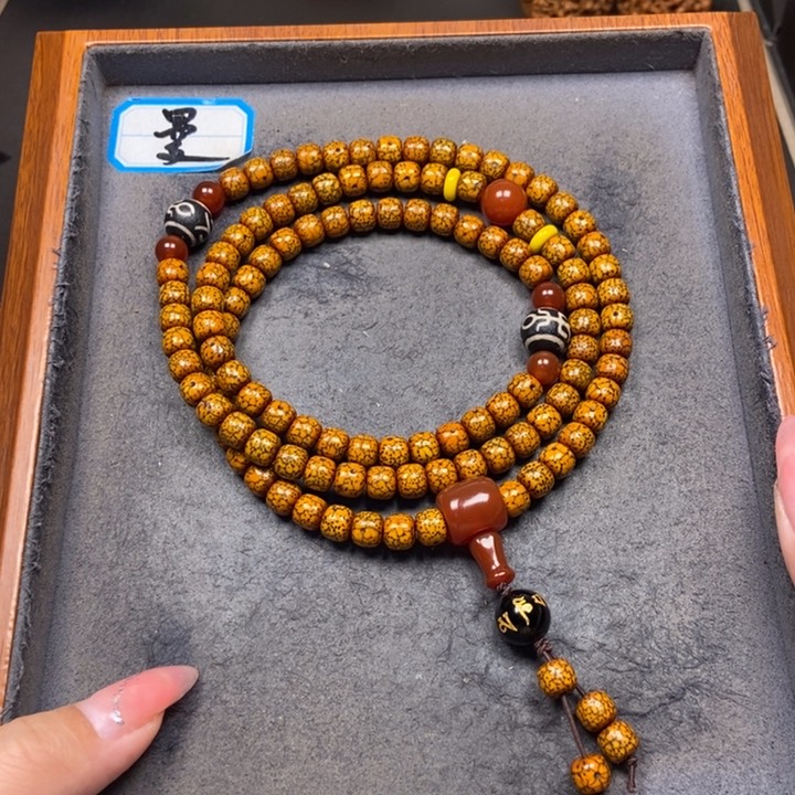 星月菩提吊坠菩提