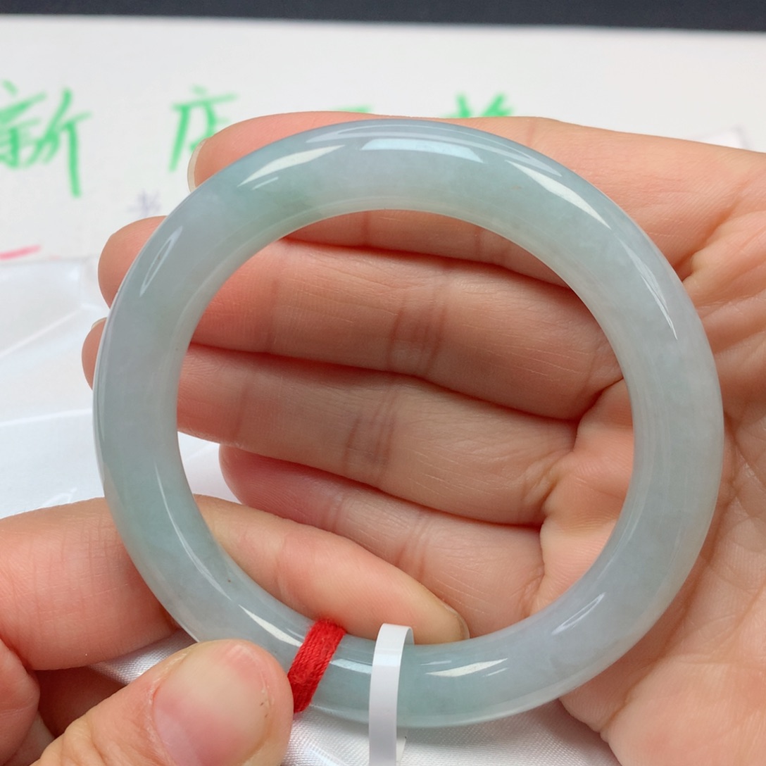 翡翠手镯未镶嵌52圈