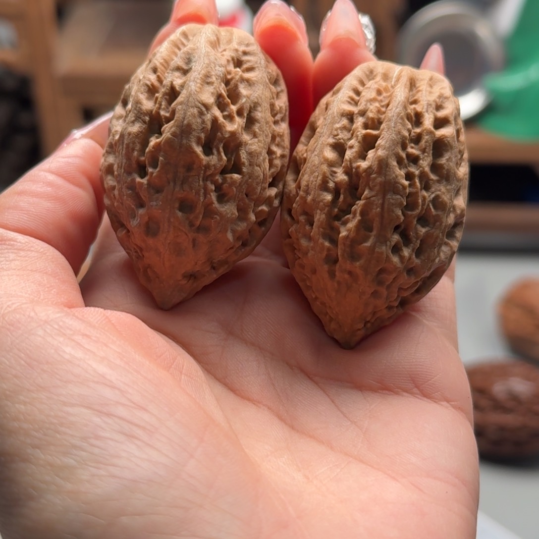 文玩核桃把件关东木子楸百核53花皮