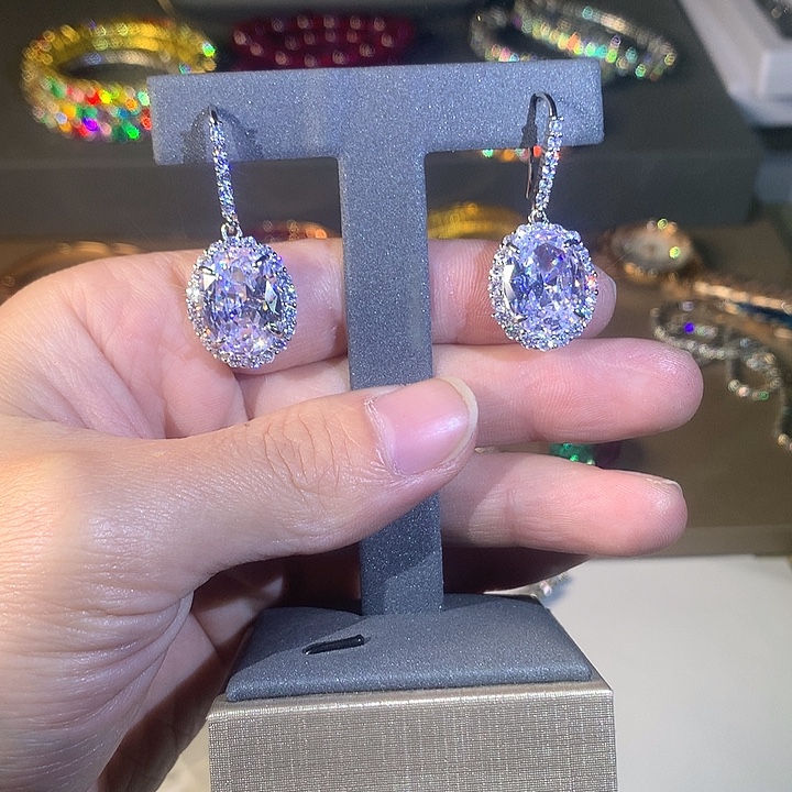 非金属78白色耳钩。       