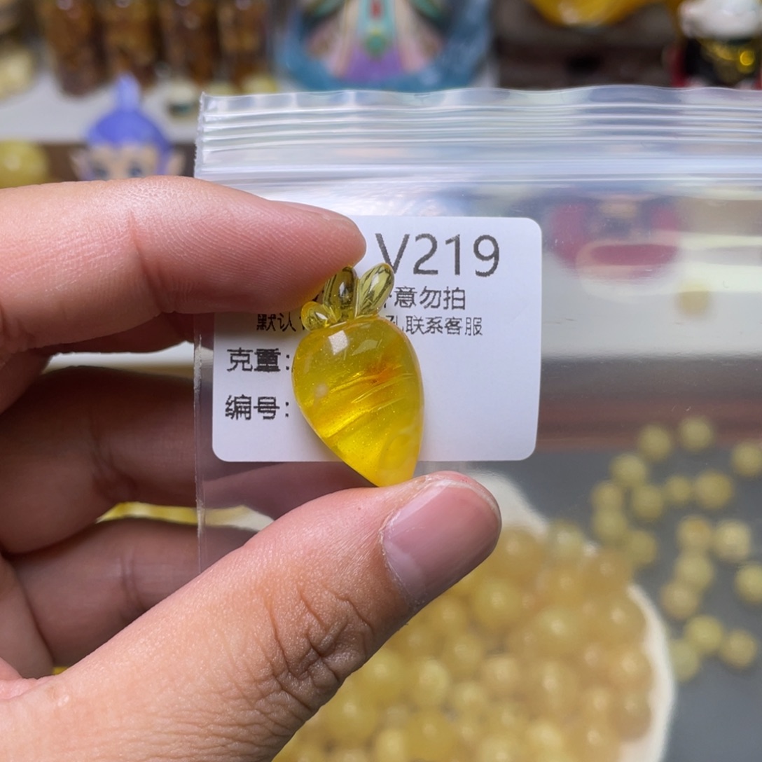 琥珀珠宝奇石未镶嵌