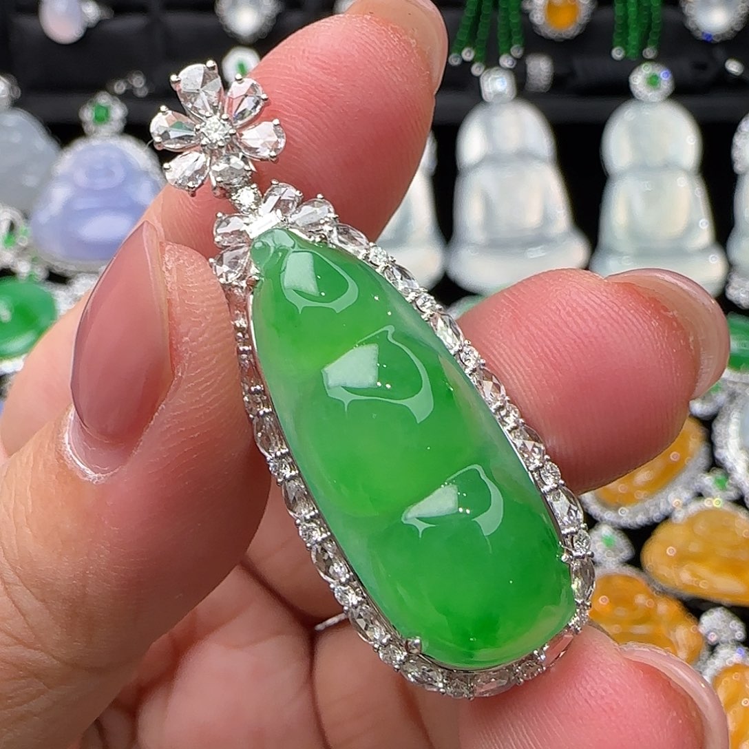 颈饰18K金镶嵌翡翠天然翡翠