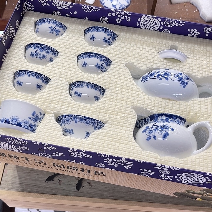 孤品茶具套装等。        