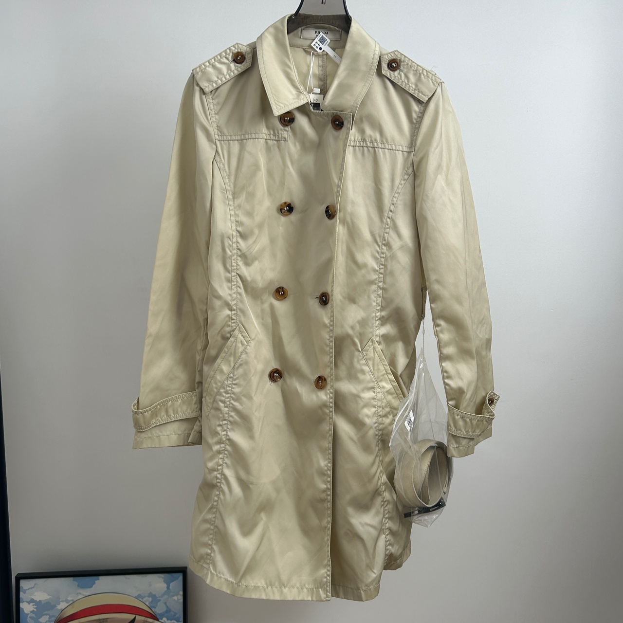 99新 Prada/普拉达 卡其色中长款风衣 40码 GM002349