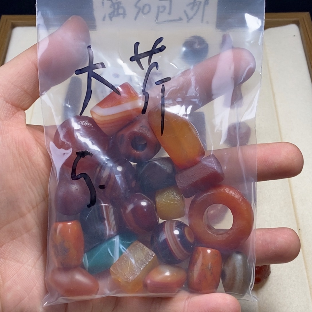 大***彧玛瑙/玉髓未镶嵌颈饰