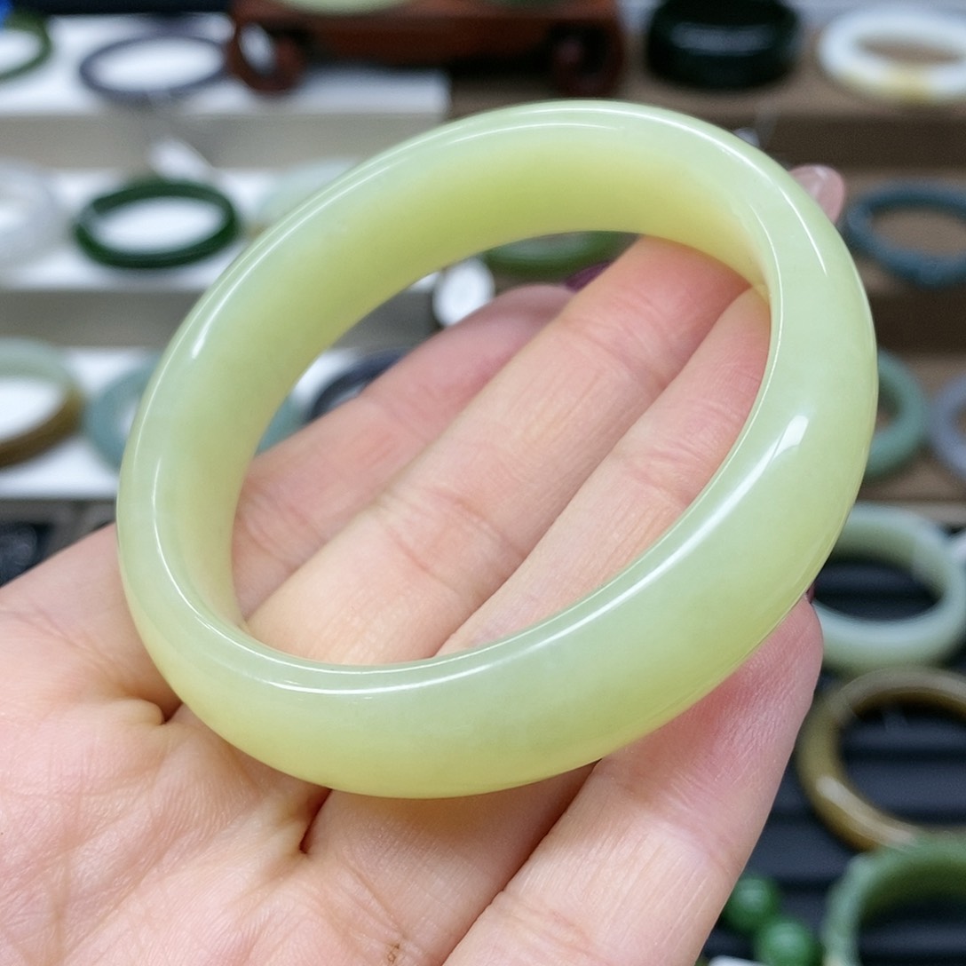 【闪购商品】和田玉手镯未镶嵌