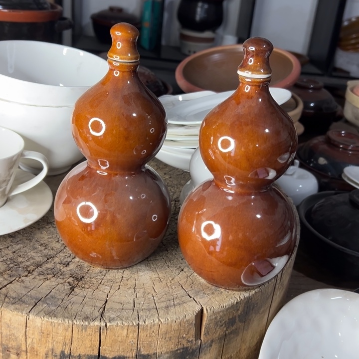 库存尾货葫芦瓶一对