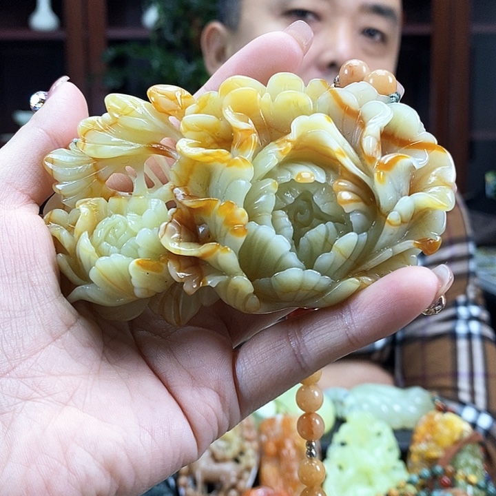 蛇纹石玉吊坠未镶嵌