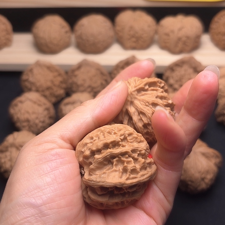 文玩核桃吊坠很***三40.5苹果