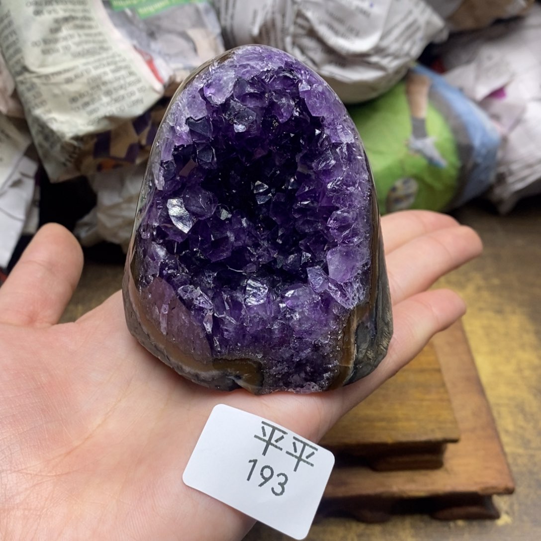 紫晶乌拉圭未镶嵌