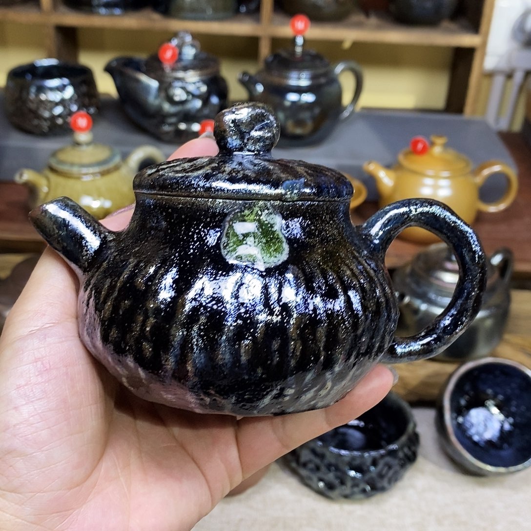 云南建水柴烧微瑕碳化壶