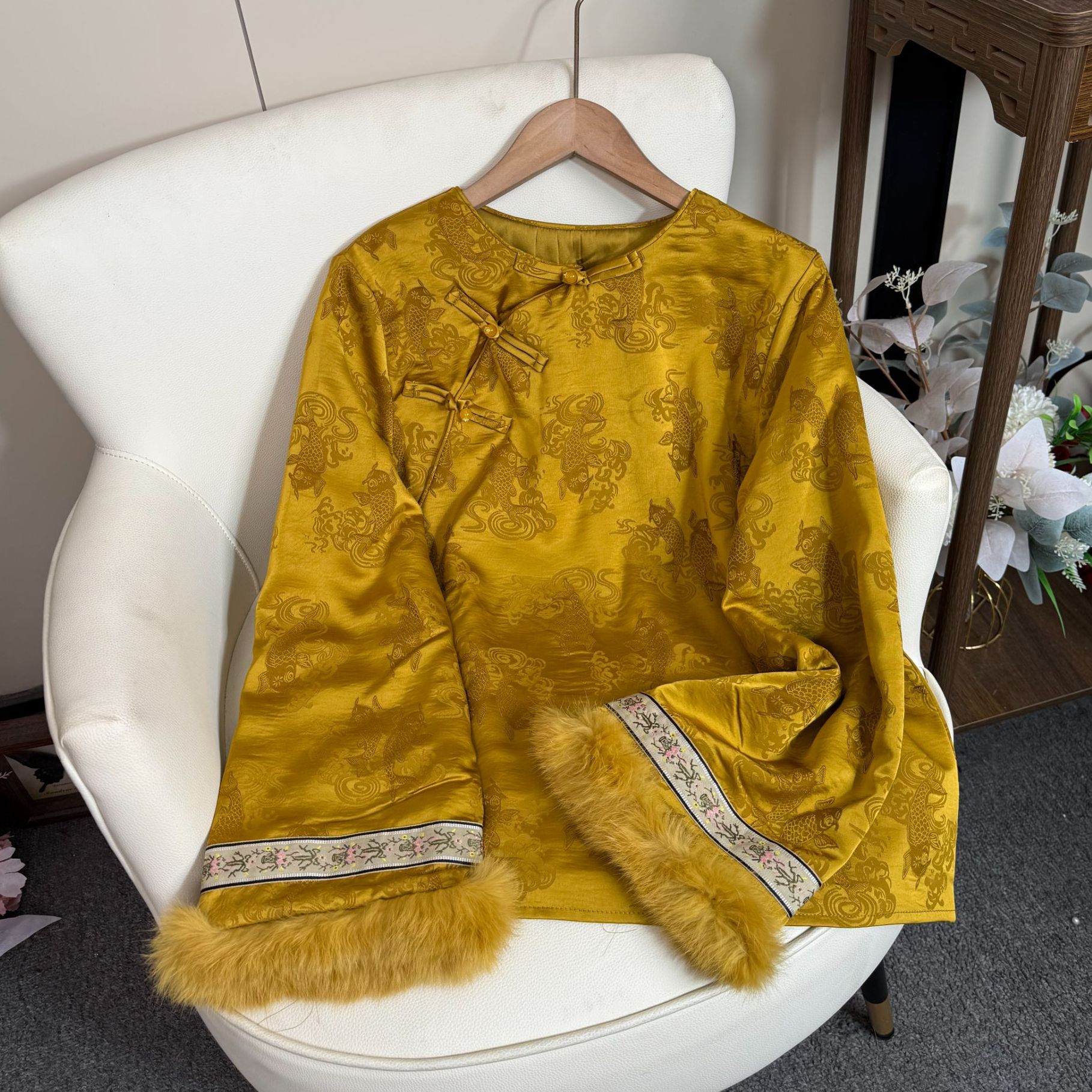 2025冬新款 『冬暖』新中式国风圆领斜襟拼接袖口真毛加棉打底衫