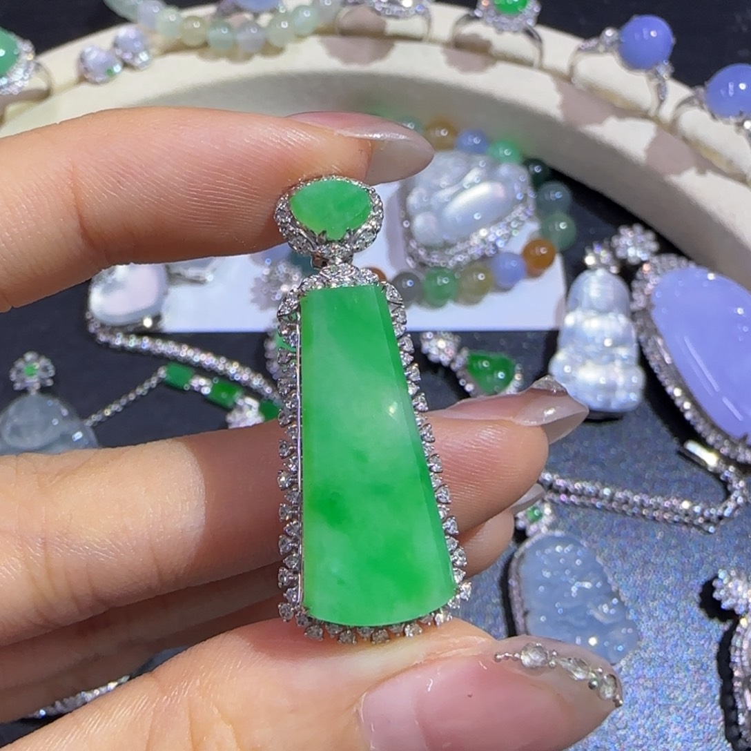 翡翠18K金镶嵌颈饰精品