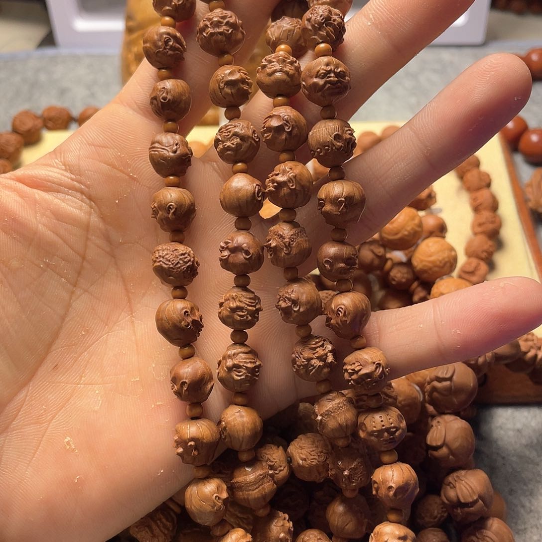 龙纹桃核雕刻罗汉54脖挂
