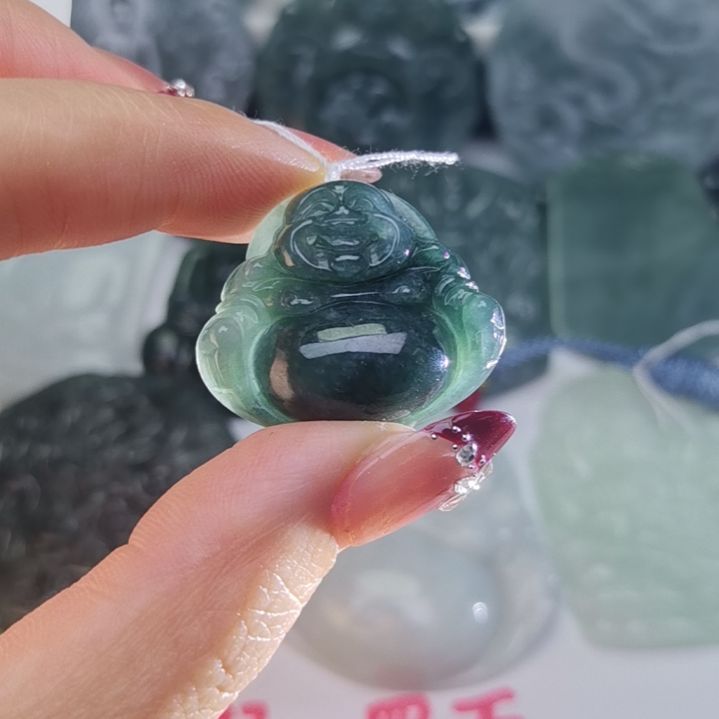 翡翠颈饰未镶嵌天然的A货翡翠多样性发货