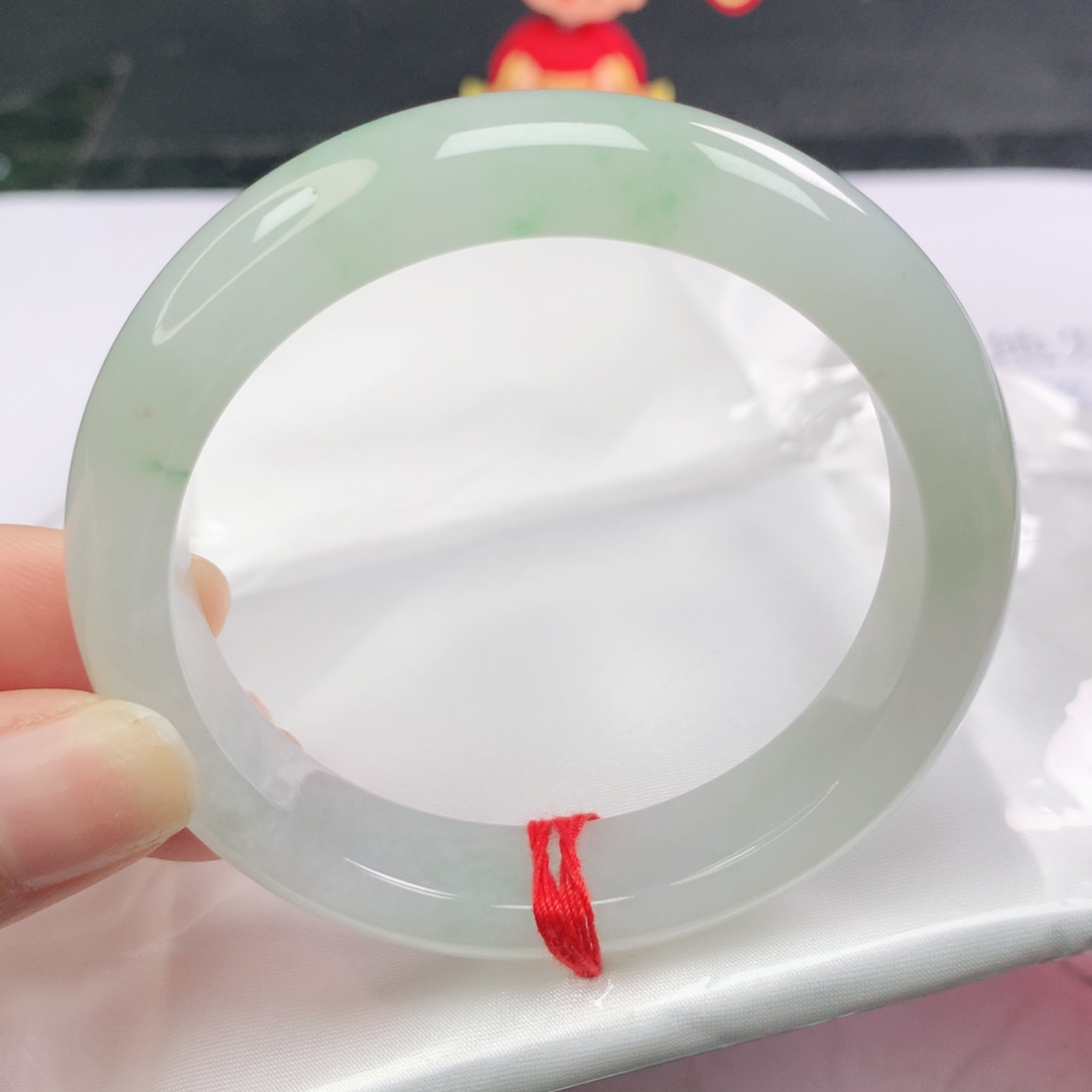 翡翠未镶嵌手镯正