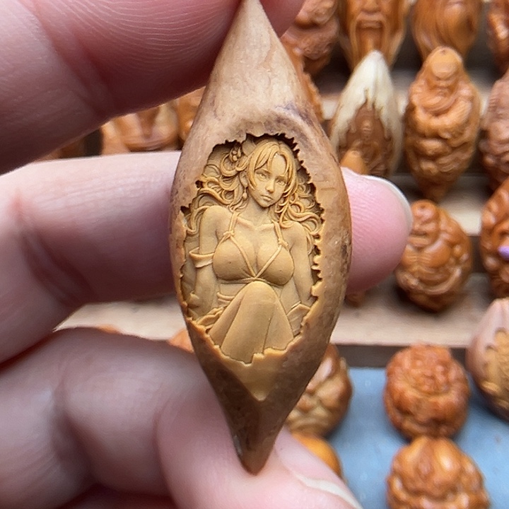 橄榄核吊坠19美女