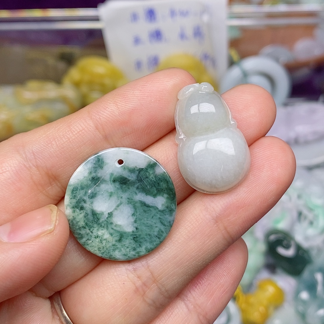 翡翠未镶嵌颈饰翡翠