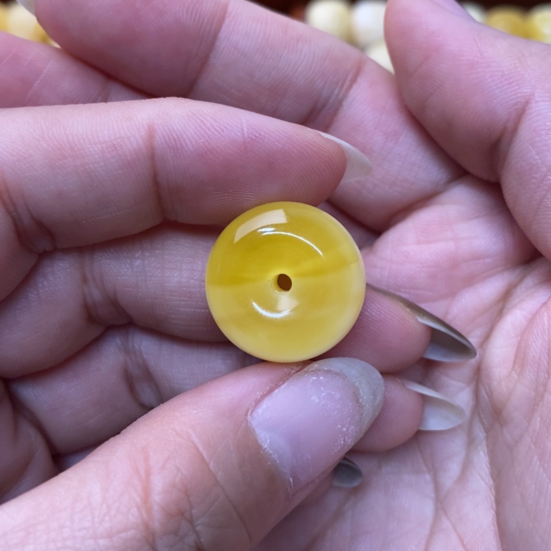 裸石琥珀未镶嵌爱****根