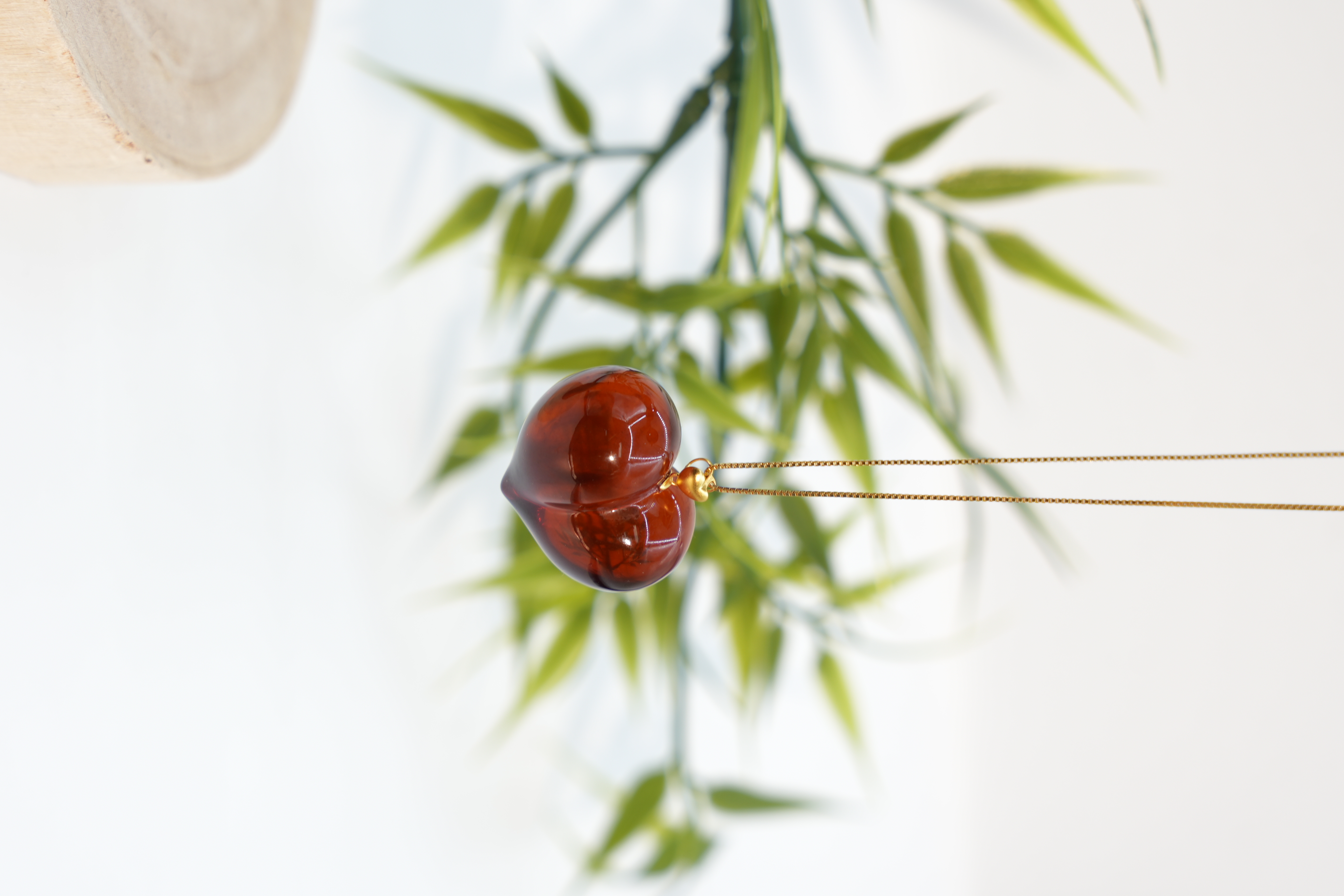 18k血珀爱心屁桃吊坠多样性发一件YB7414901