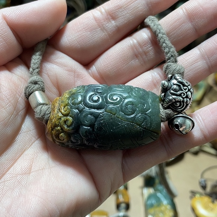 岫岩河磨玉（透闪石质玉）挂件未镶嵌