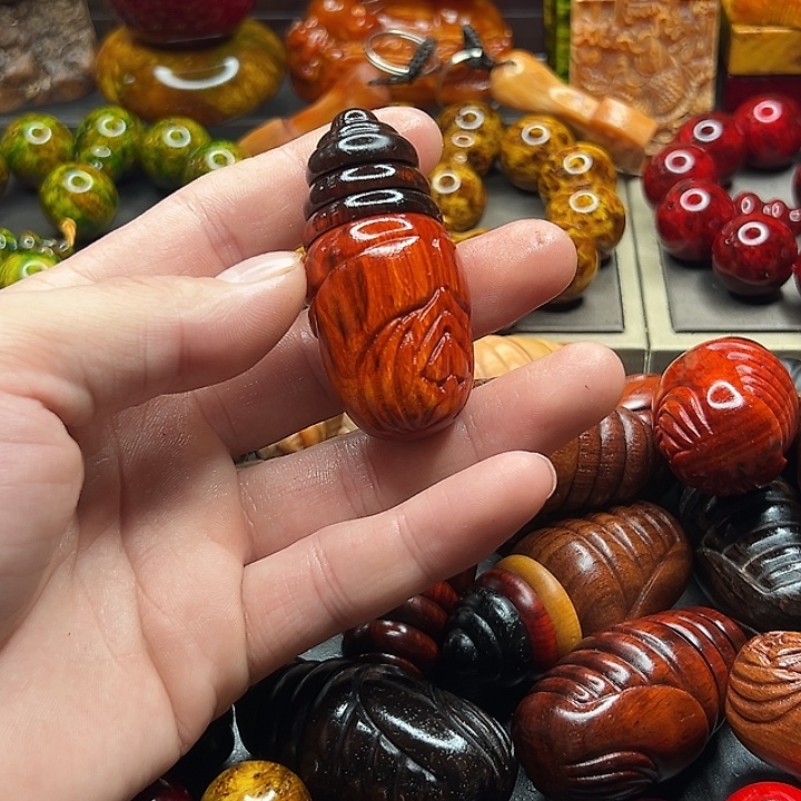 雷击木手把件蚕蛹