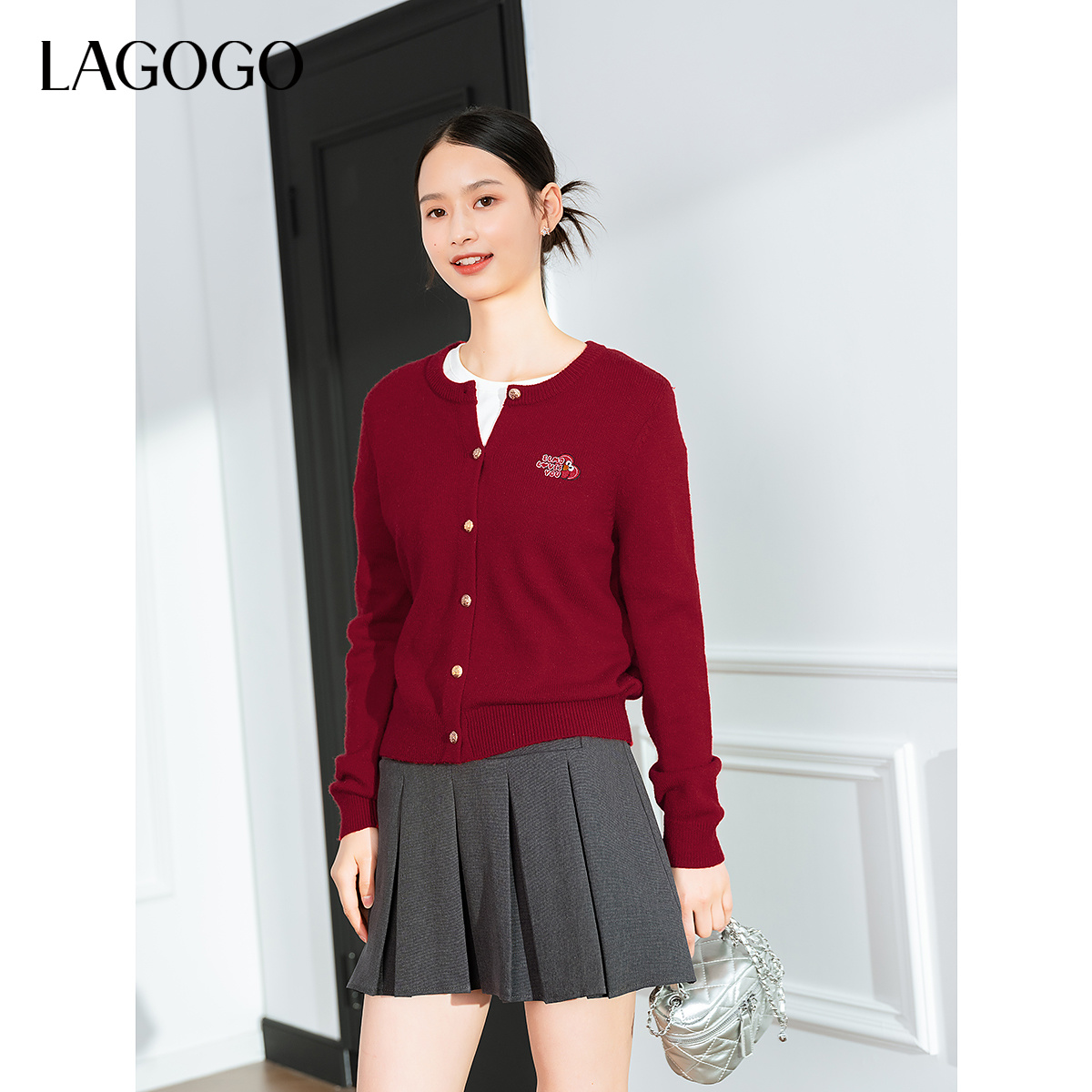 lagogo拉谷谷年新款芝麻街联名温柔显白针织女NCMM839C37