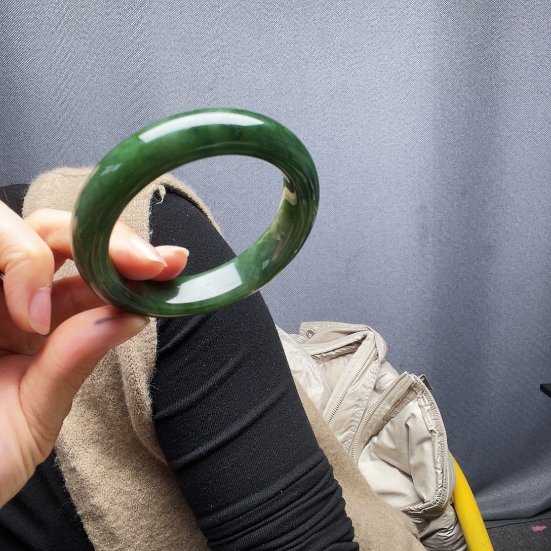 快***倍和田玉未镶嵌手镯