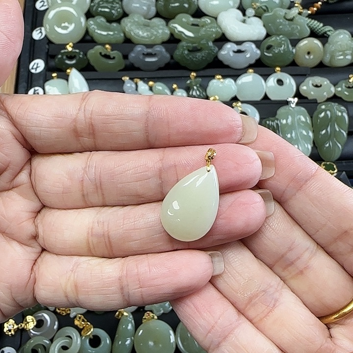 和田玉18K金镶嵌吊坠(不含链)