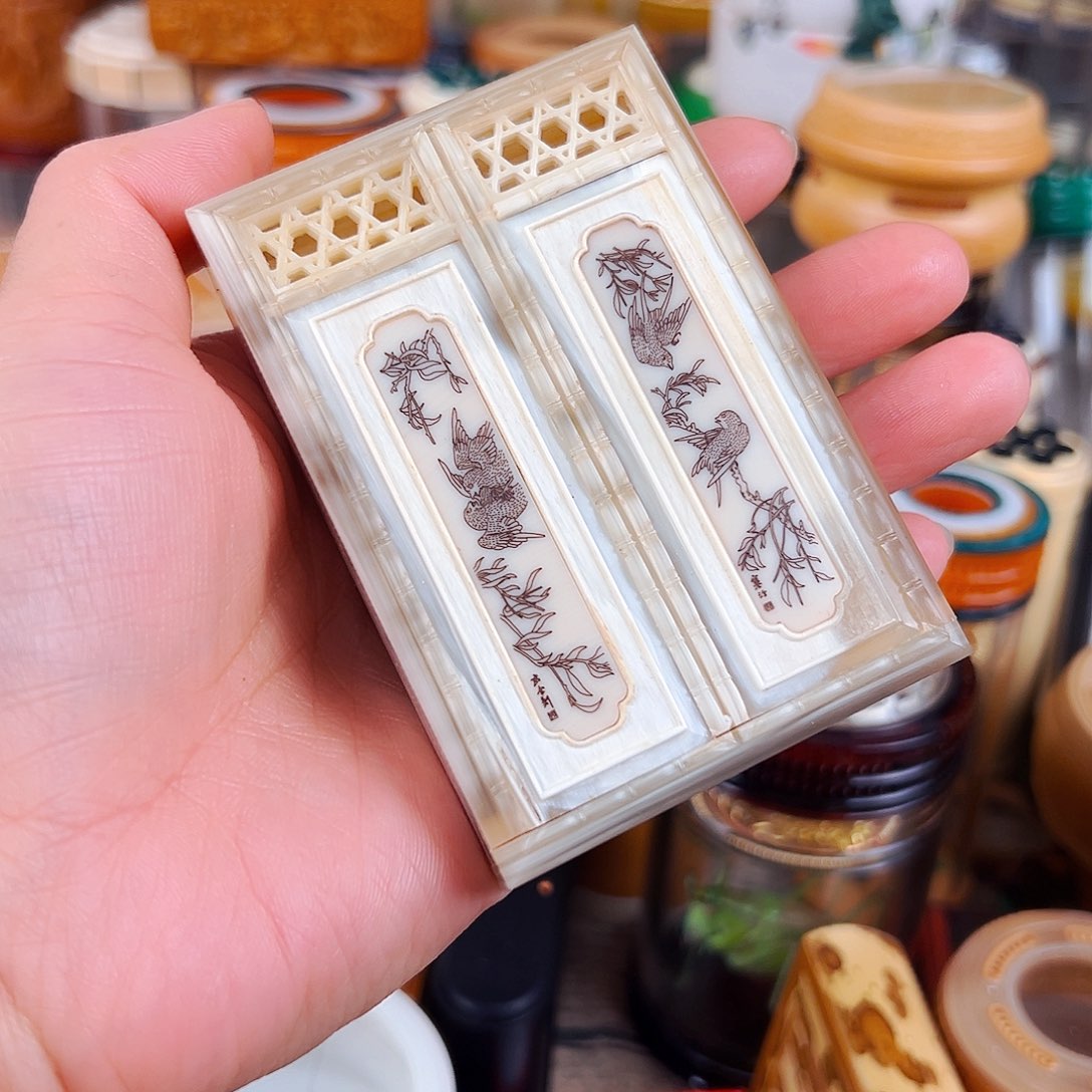 张圣林牛角双格黄蛉盒