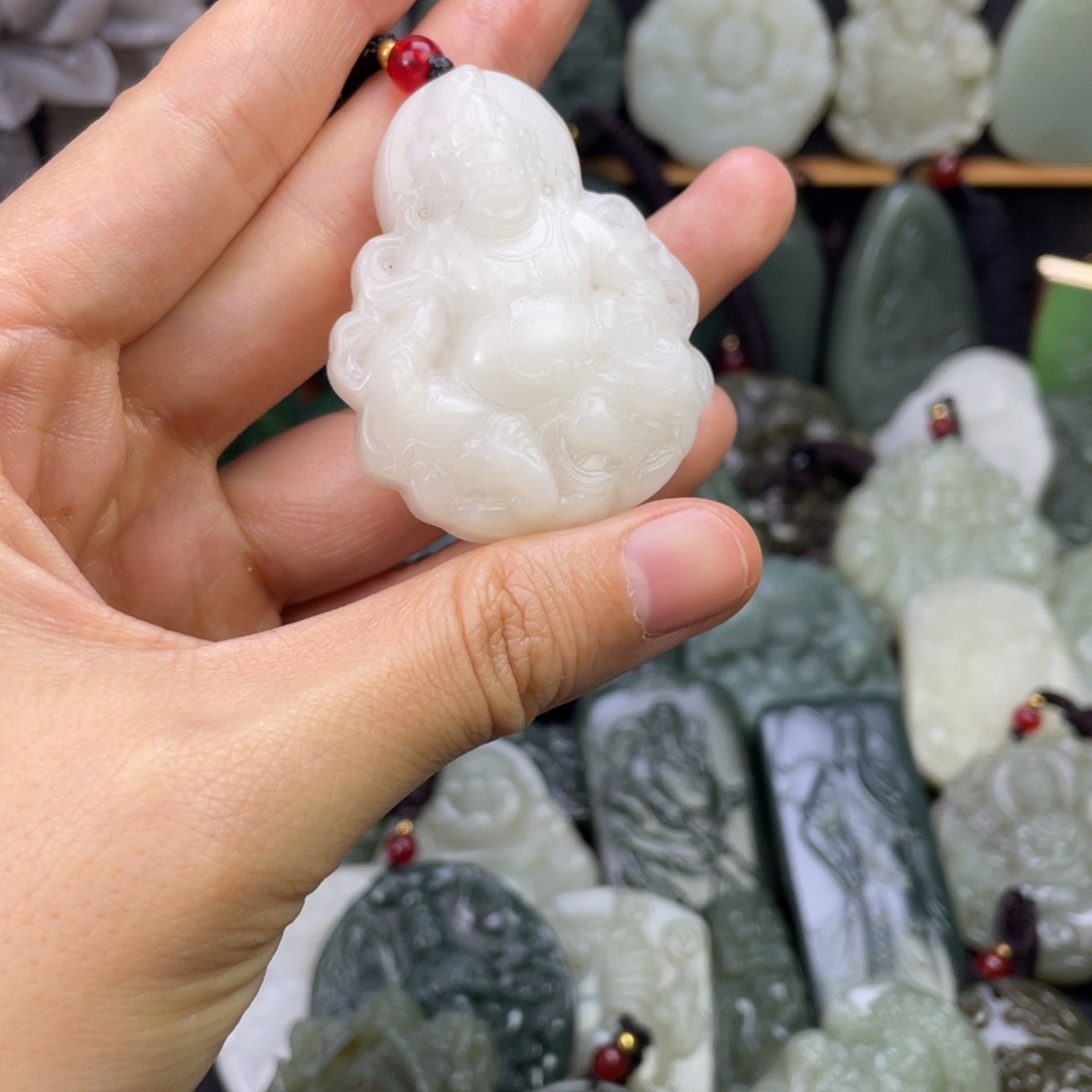 和田玉未镶嵌颈饰