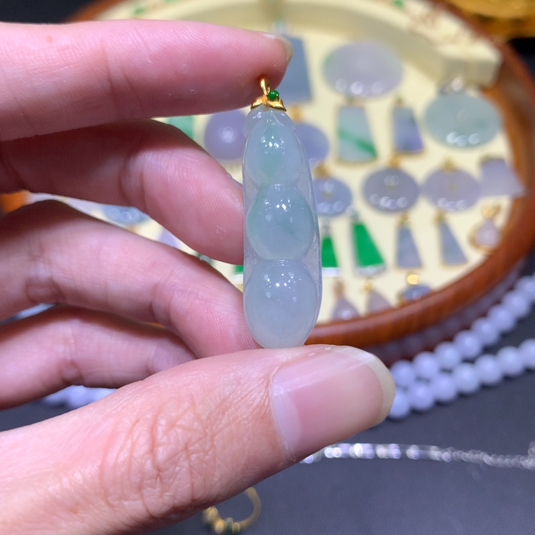 翡翠吊坠(不含链)18K金镶嵌