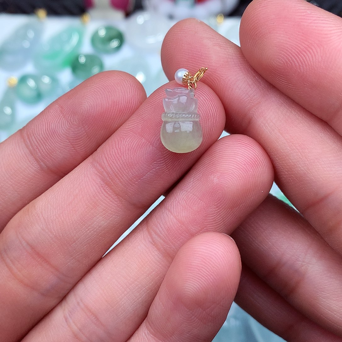 翡翠吊坠(不含链)18K金镶嵌