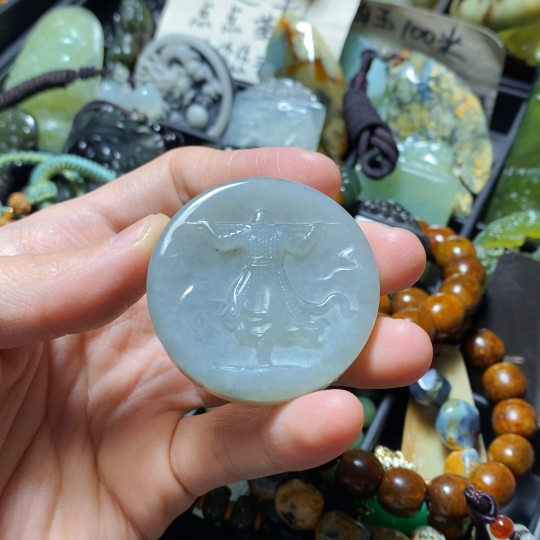 蛇纹石玉未镶嵌颈饰