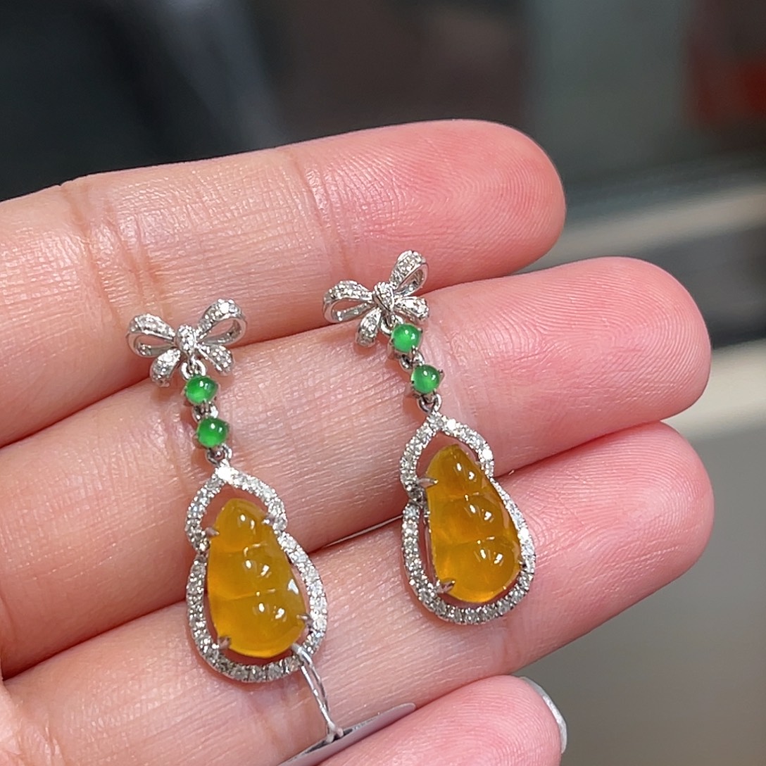 翡翠18K金镶嵌耳饰黄翡福豆