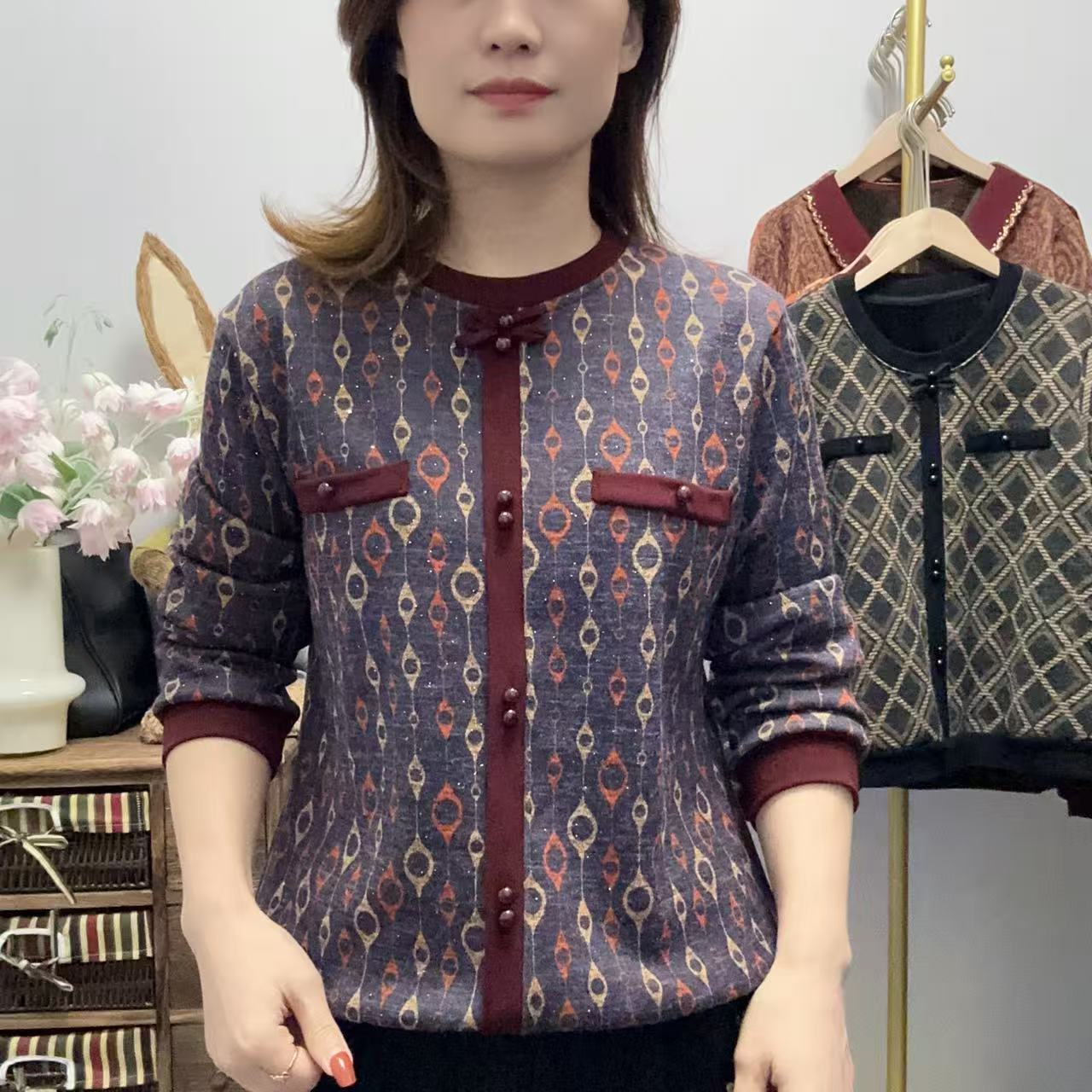 【丽姐家】秋冬加绒加厚圆领长袖印花中老年女装百搭上衣