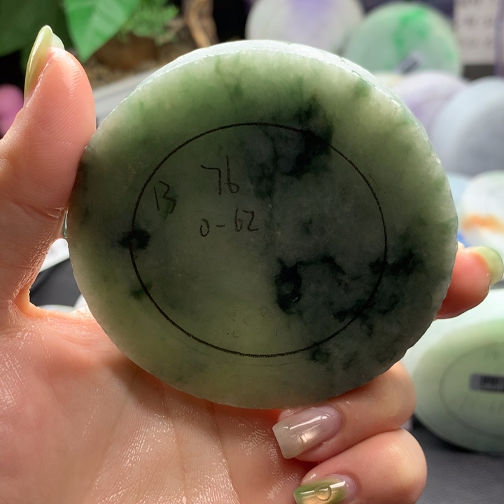 未镶嵌手镯定制翡翠