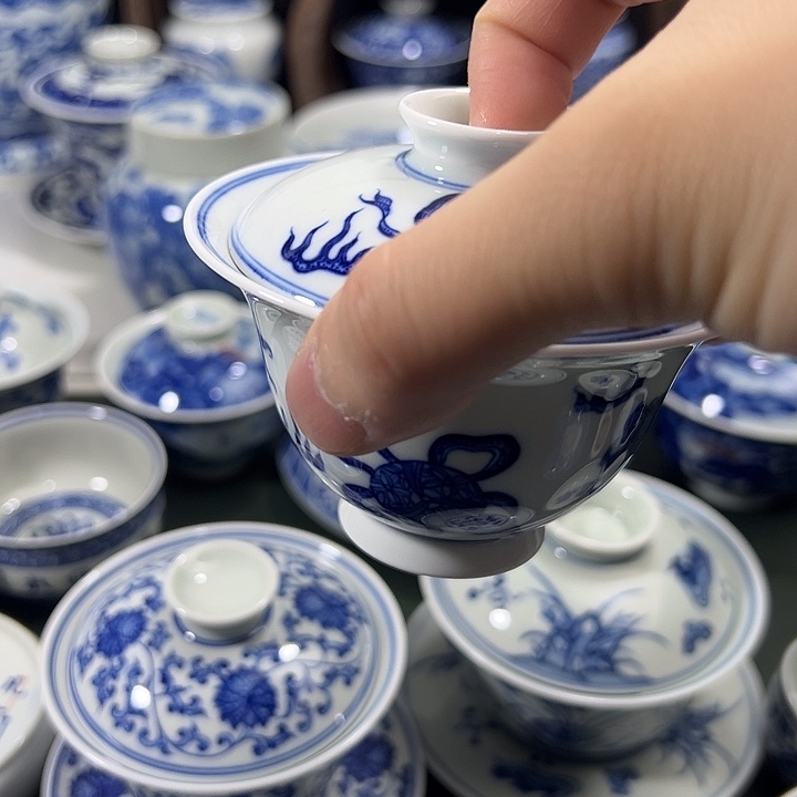 璐***甲微瑕柴窑狮子绣球两才