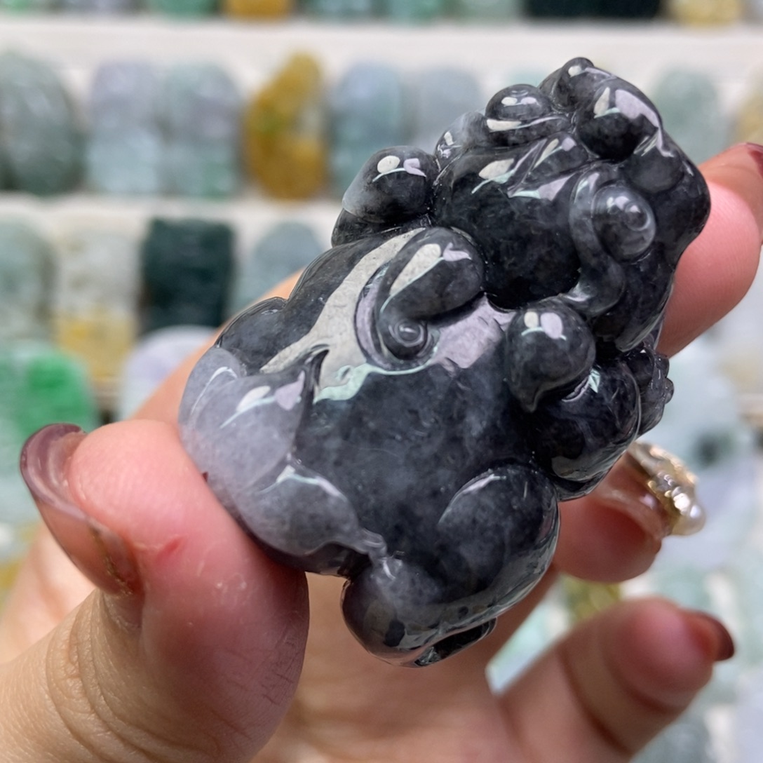 翡翠吊坠(赠链)未镶嵌