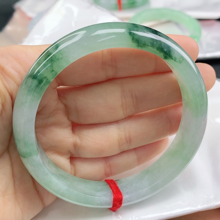 翡翠手镯未镶嵌冰飘花61